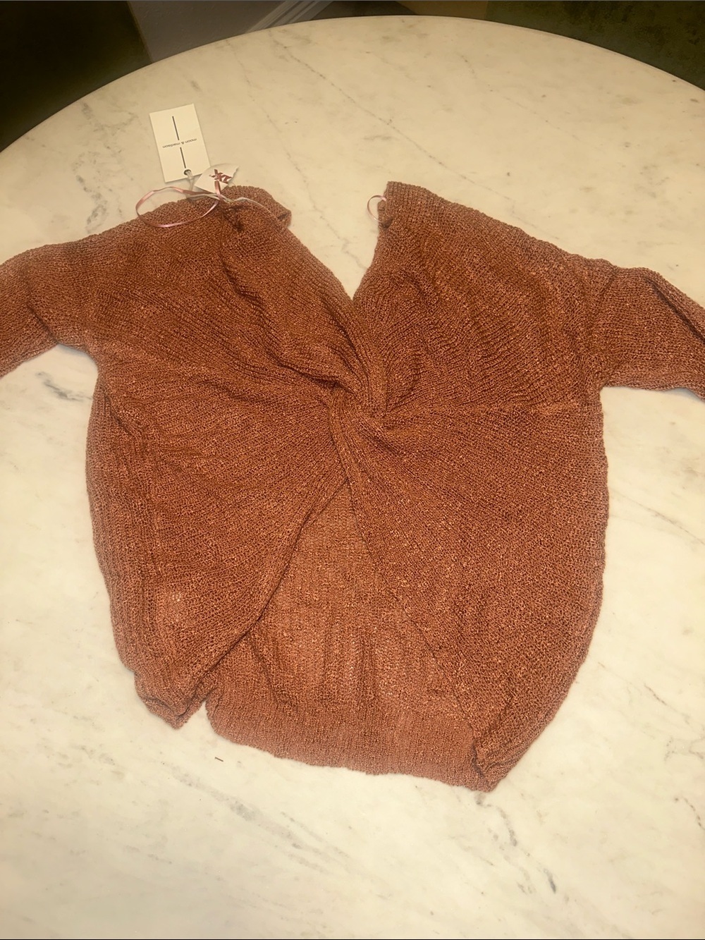 Moon and Madison Women’s Rust V-Neck Knit Sweater with twisted back size medium - Picture 6 of 6